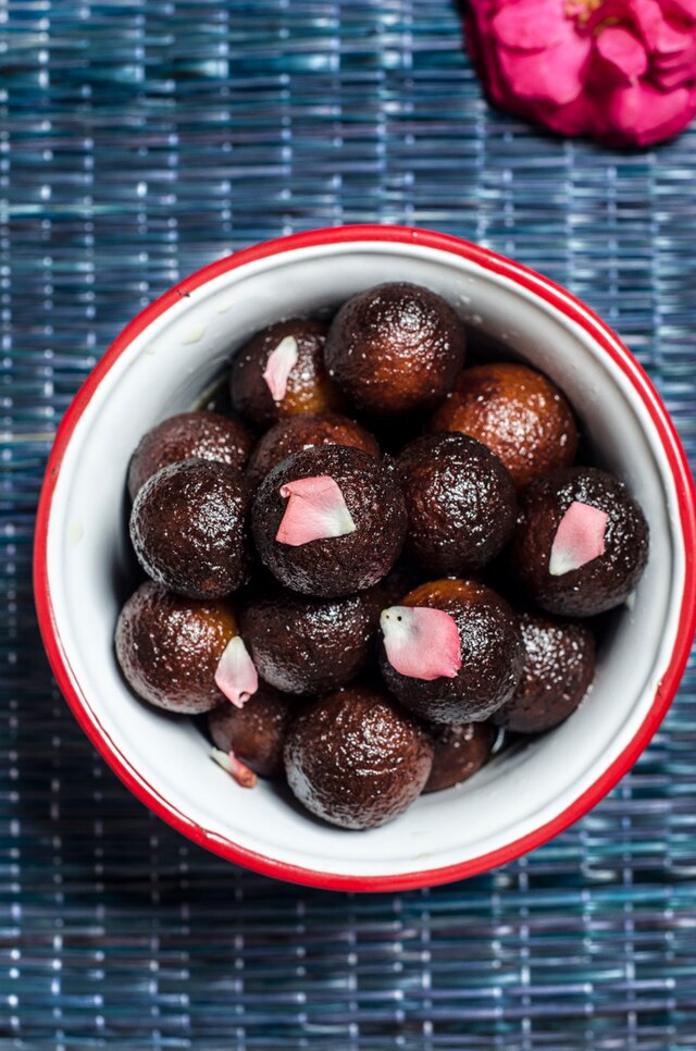 Gulab Jamun by Kababees